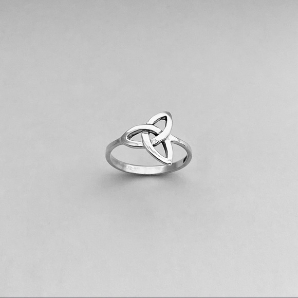 Sterling Silver Triquetra Ring, Celtic Knot Ring, Silver Rings, Love Knots - Picture 5 of 11